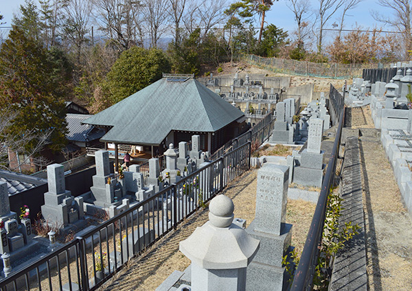 茨木深敬寺墓地
